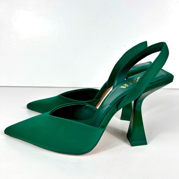 Zara green slingback heels, 36/Size 6, pointed toe, NWOT, Party Statement Pumps - Picture 1 of 9